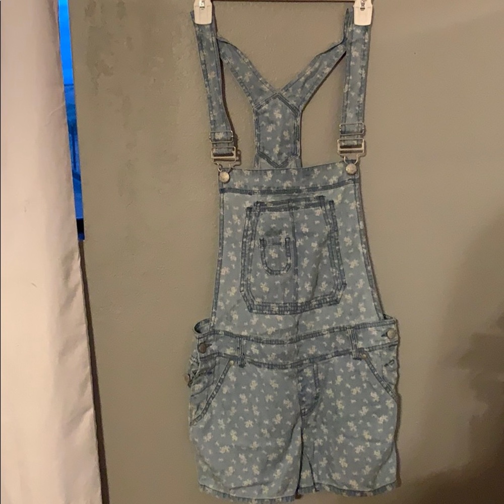 Rue 21 overall shorts
